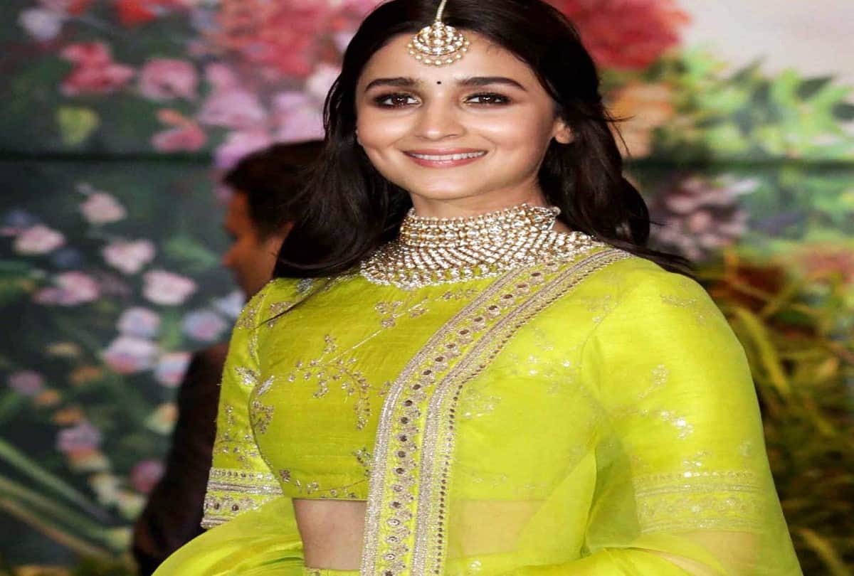 Ranbir Kapoor and Alia Bhatt at Sonam Anand reception users reaction on social media 