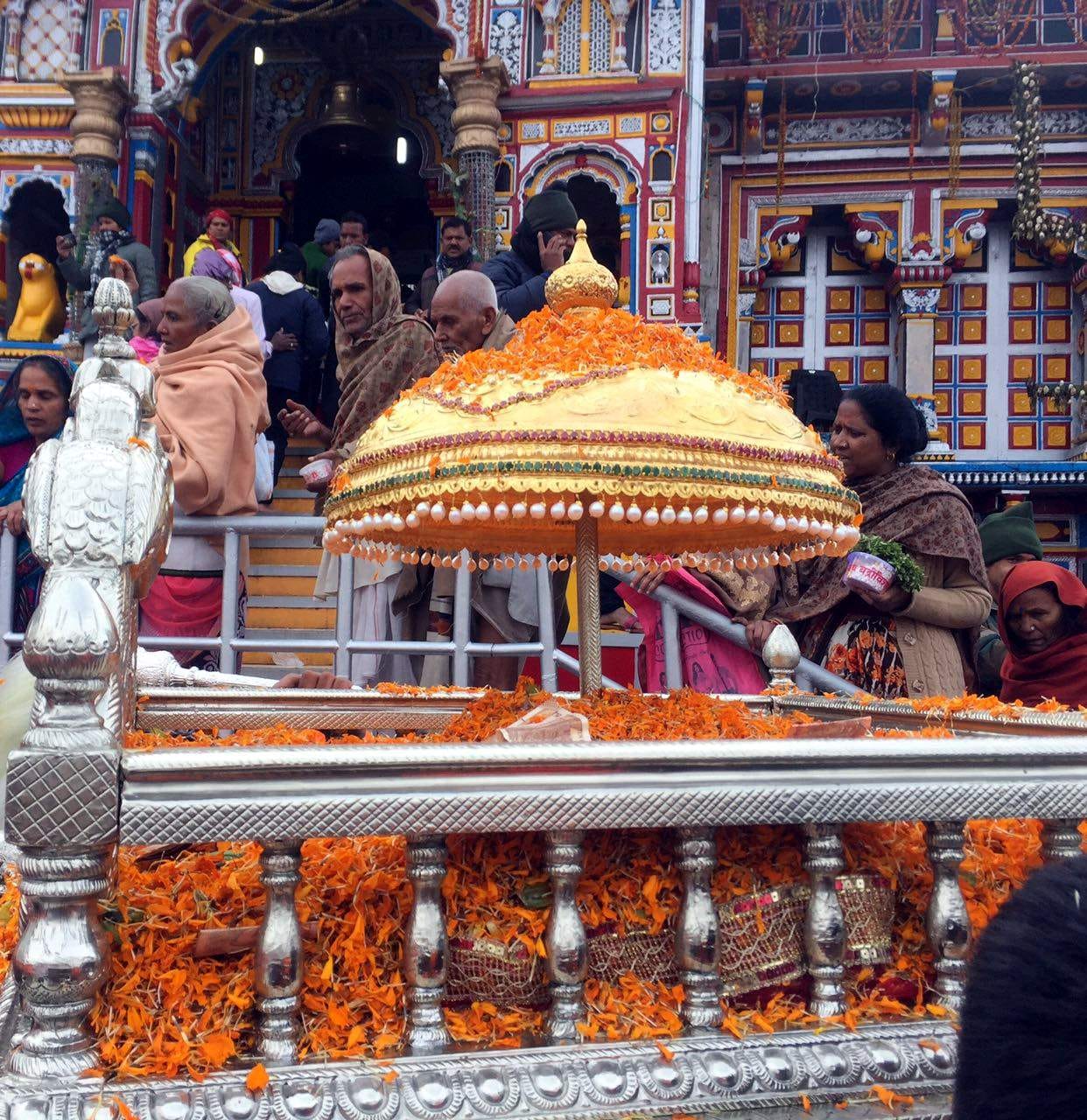gold chatra photos badrinath dham, dehradun