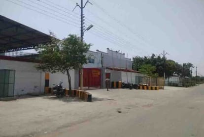 Raid of two hundred income tax officers in Kanpur
