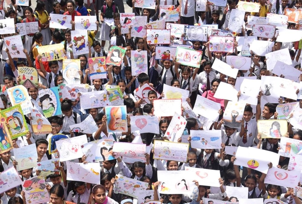  ma tujhe pranam painting competition by amar ujala.