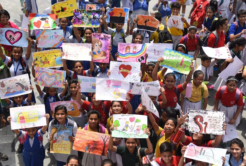  ma tujhe pranam painting competition by amar ujala.