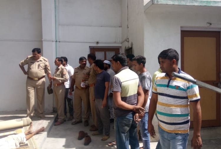 murder of old man in mosque