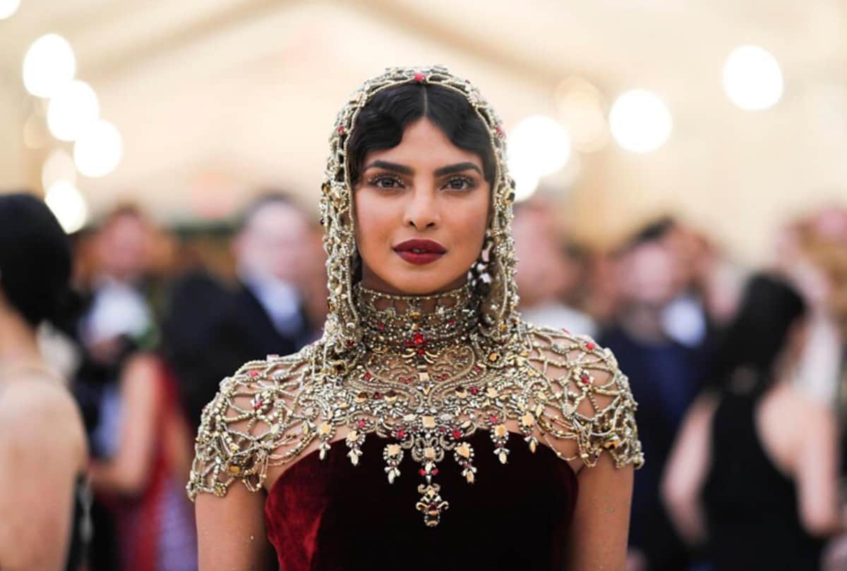 priyanka chopra decide to return bollywood