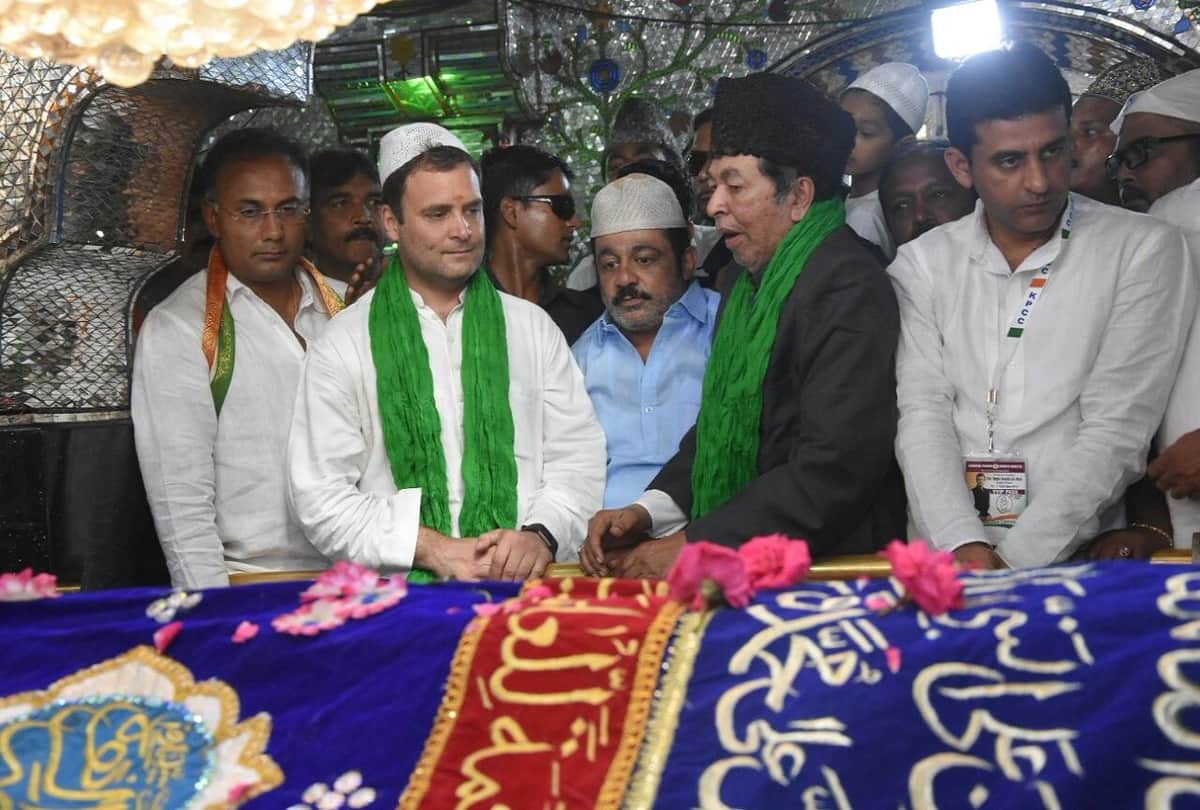 Karnataka Election: Congress President Rahul Gandhi visited Temple, Dargah in Bengaluru