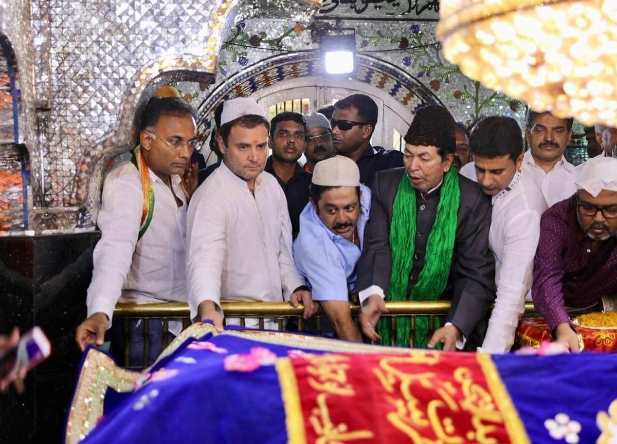 Karnataka Election: Congress President Rahul Gandhi visited Temple, Dargah in Bengaluru