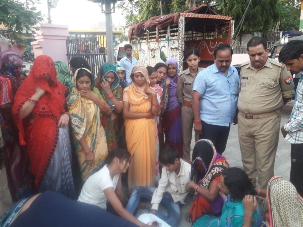 mainpuri two died and nine injured in road accident 