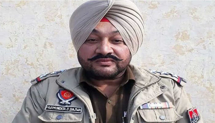 punjab police sho parminder singh bajwa warned political leaders