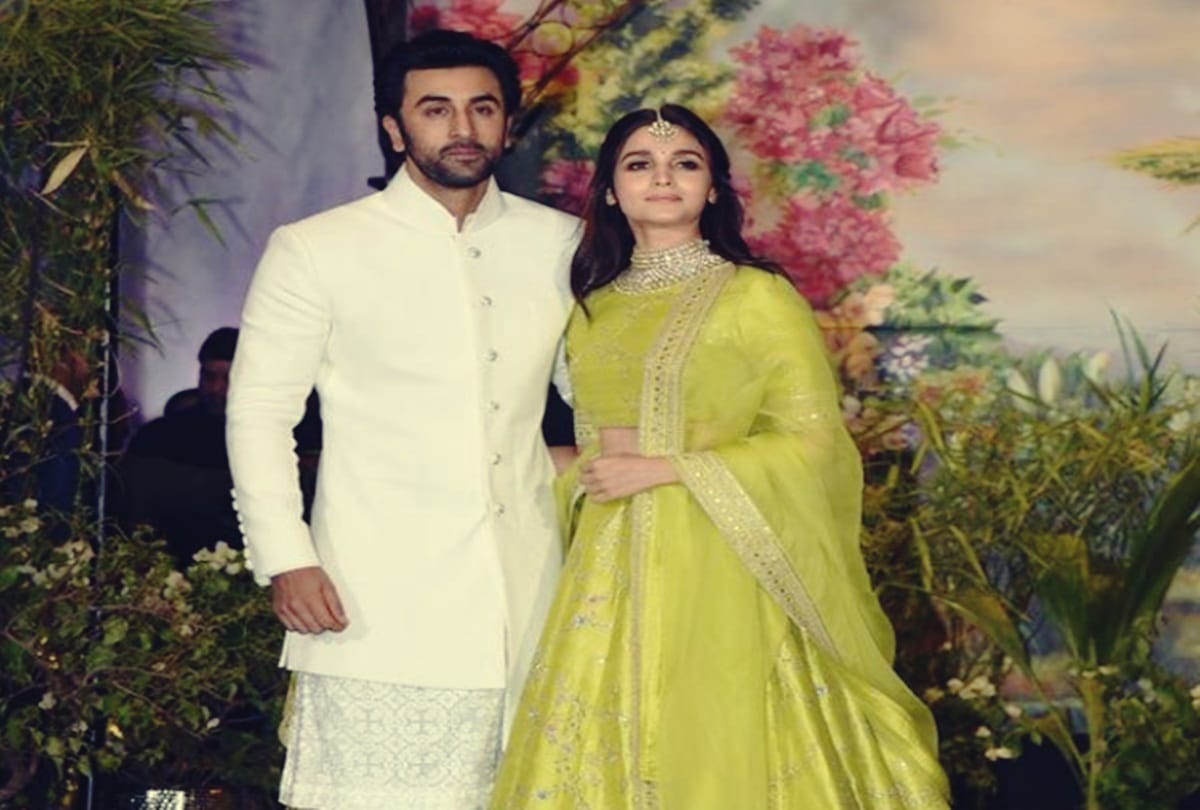 Ranbir Kapoor and Alia Bhatt joint appearance at Sonam Kapoor and anand ahuja reception