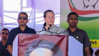 pm modi told five delusions of pm modi, sonia answered 