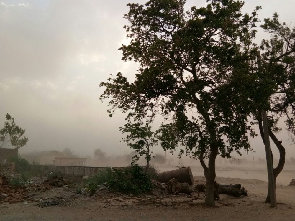 two killed after storm and rain in agra 