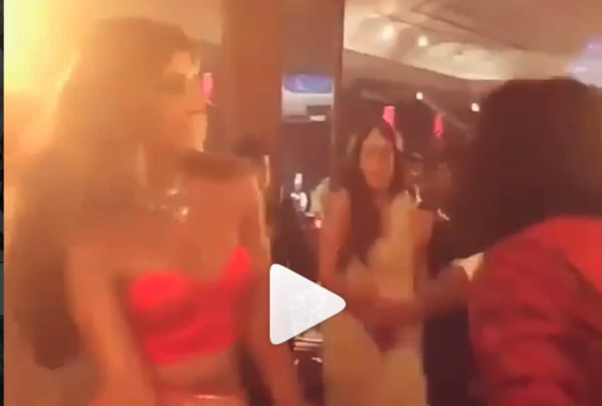 shweta bachchan dance at sonam kapoor reception party