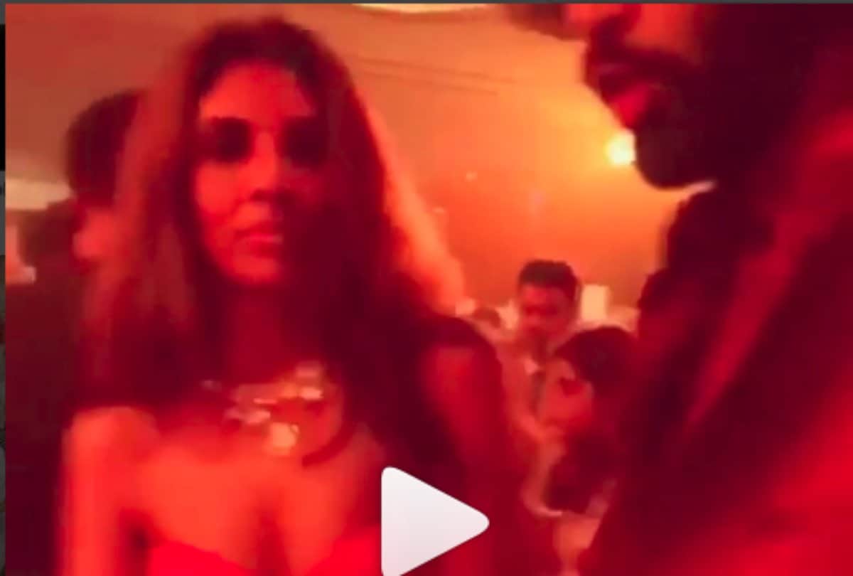 shweta bachchan dance at sonam kapoor reception party
