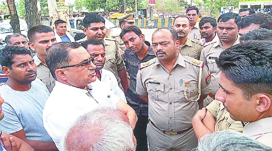 UP 100 and bike collision in Meerut, One killed and one injured