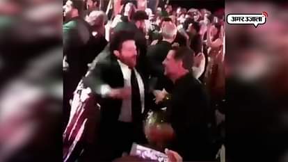 AKSHAY KUMAR DANCE WITH ANIL KAPOOR IN SONAM KAPOOR RECEPTION PARTY IN MUMBAI
