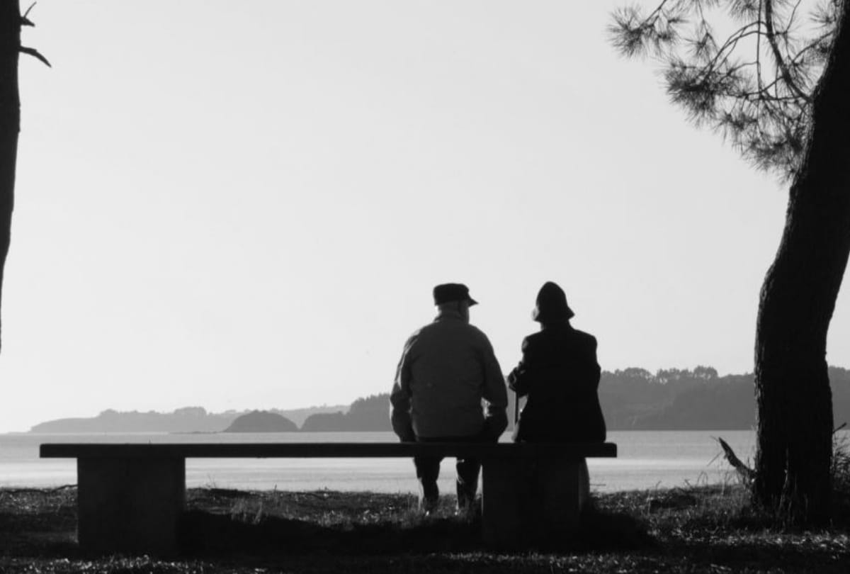 high court ordered to provide security to old couple
