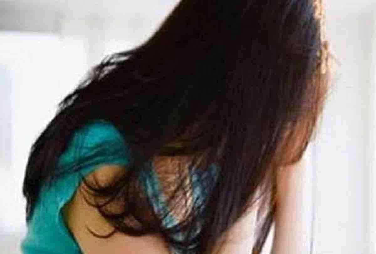 Teacher used to obscene behavior with girl