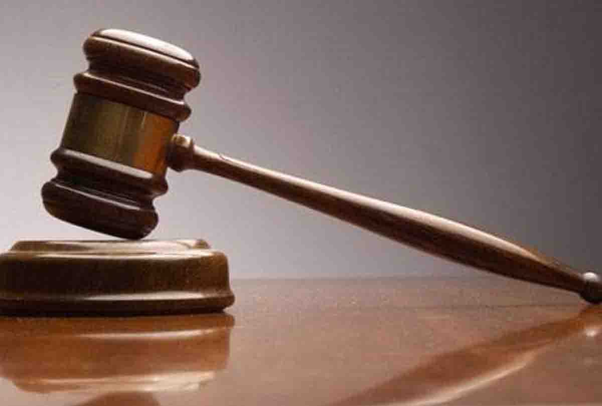 Teacher used to obscene behavior with girl