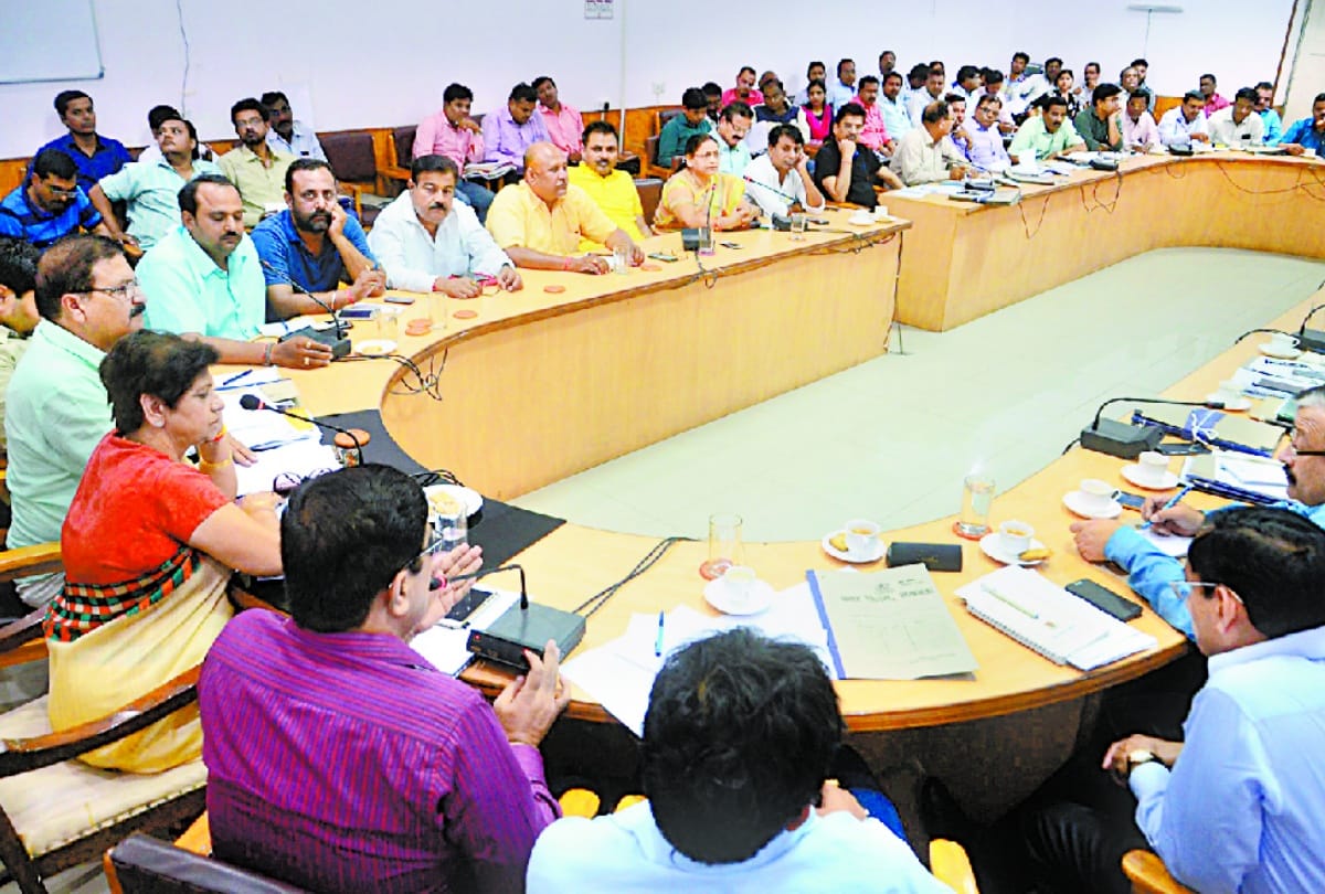 Mayor warned Eco Green Company to improve its work in lucknow