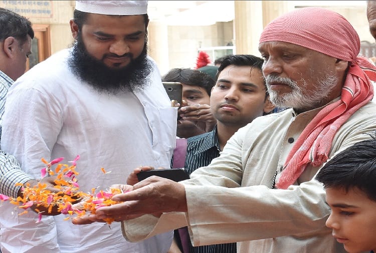 Salute the martyrs in the historic augharnath temple at meerut, see photos