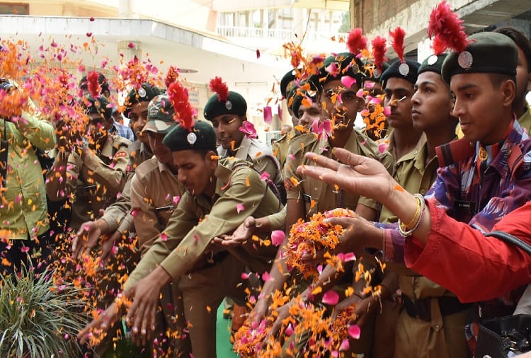 Salute the martyrs in the historic augharnath temple at meerut, see photos