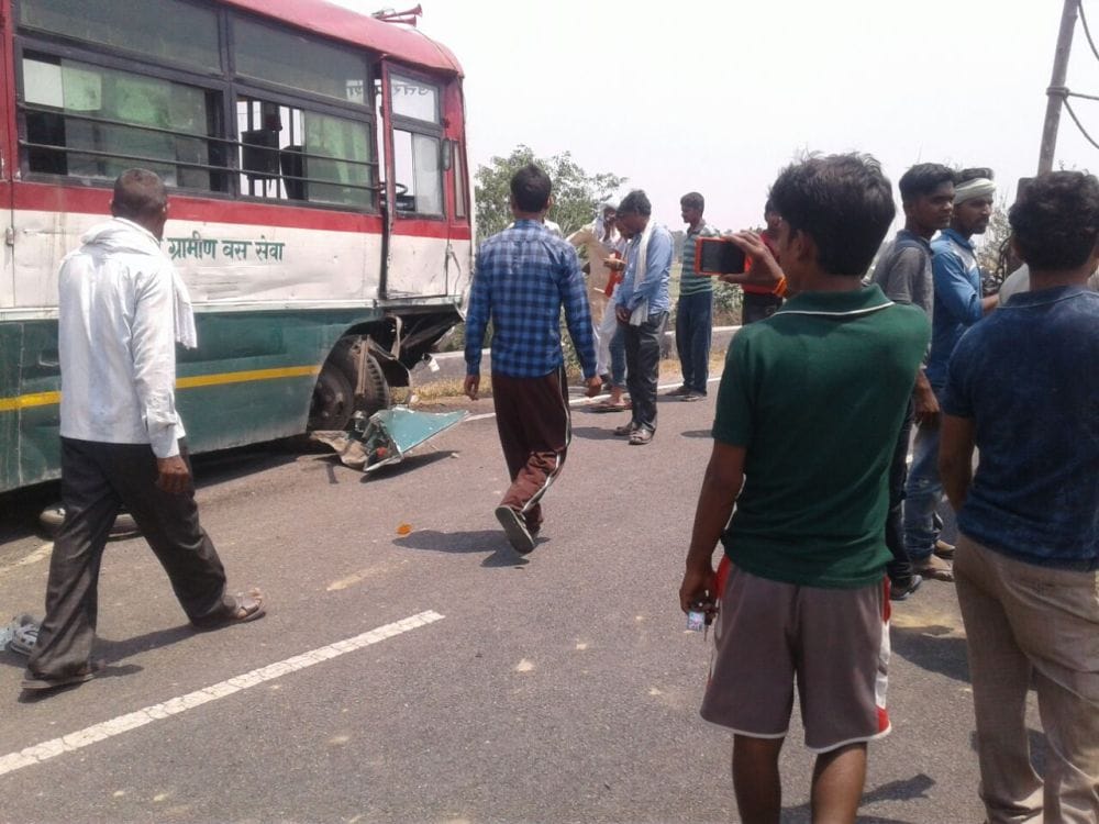 three died in road accident in kasganj 