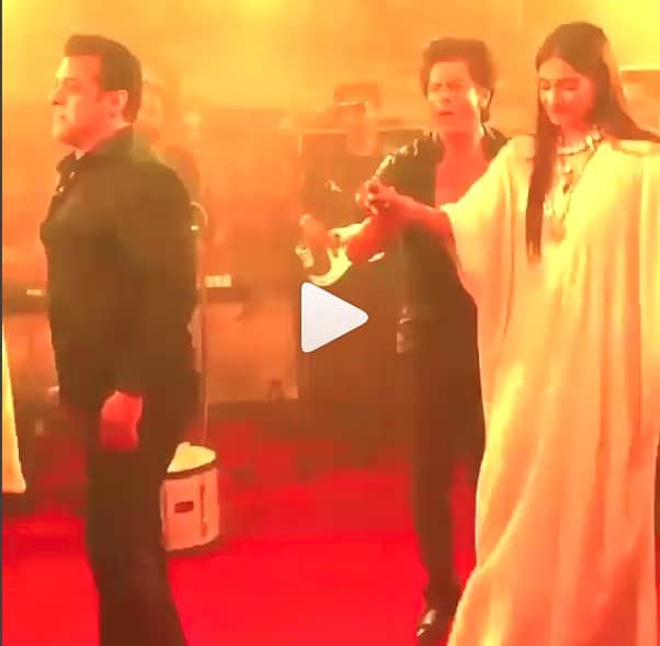 salman khan and jacqueline fernandez dance on jumme ki raat at sonam kapoor reception