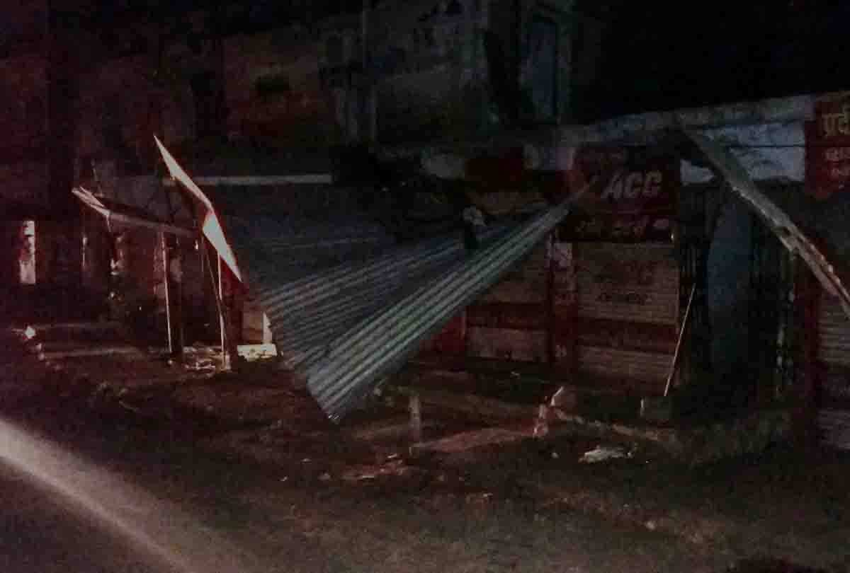 Death lightning and sharp thunder killed six