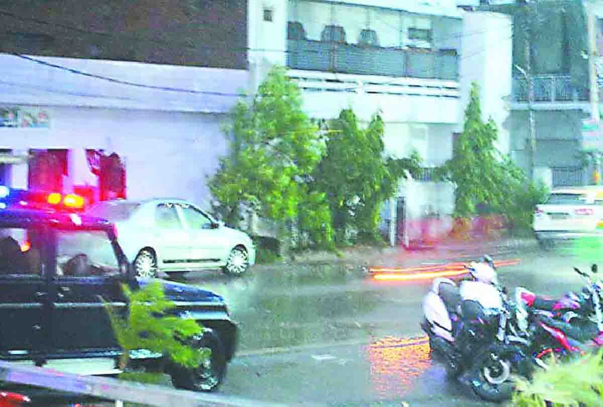 Death lightning and sharp thunder killed six