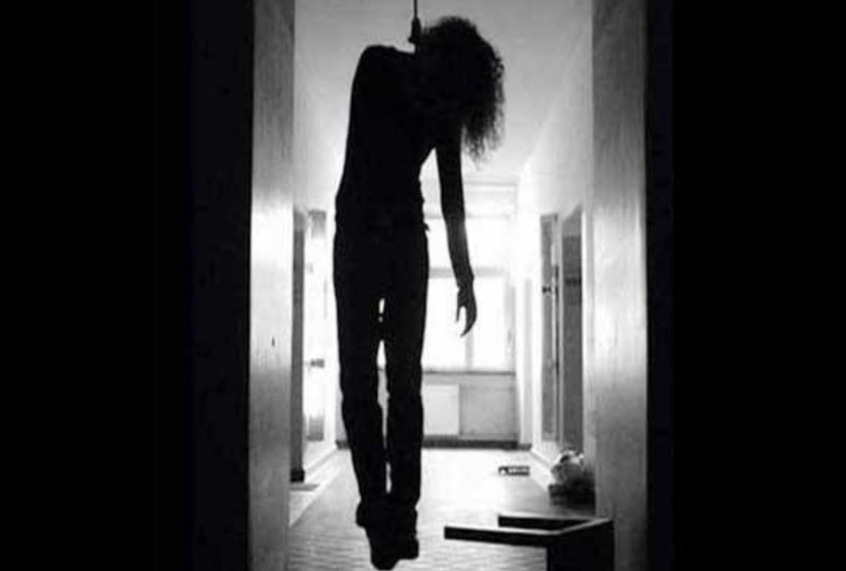 girl committed suicide in lucknow