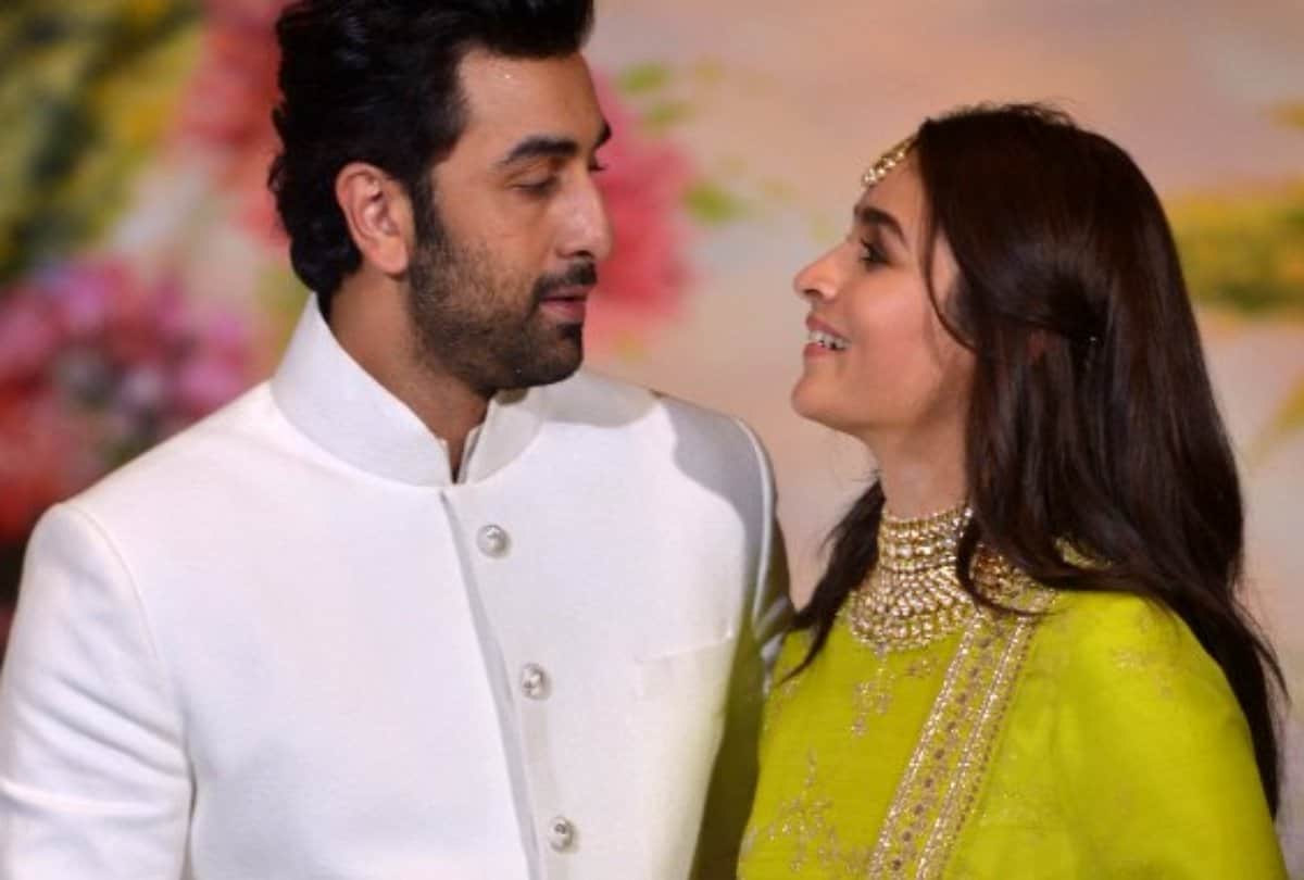 Ranbir Kapoor and Alia Bhatt at Sonam Anand reception users reaction on social media 
