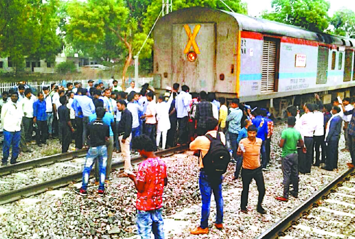 gazipur express coupling open in barabanki
