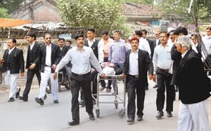 High Court serious on strike, Bar's strike