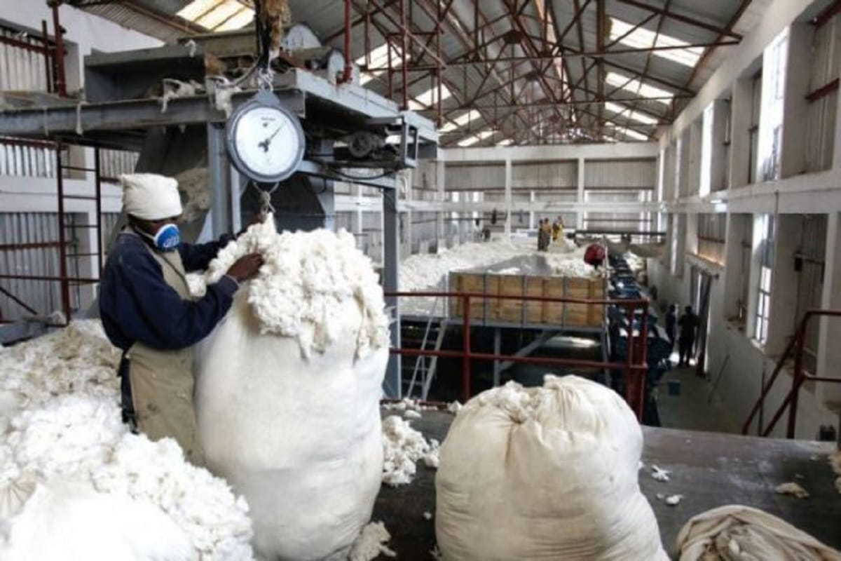 government proposes msp in apparel, readymade garment sector