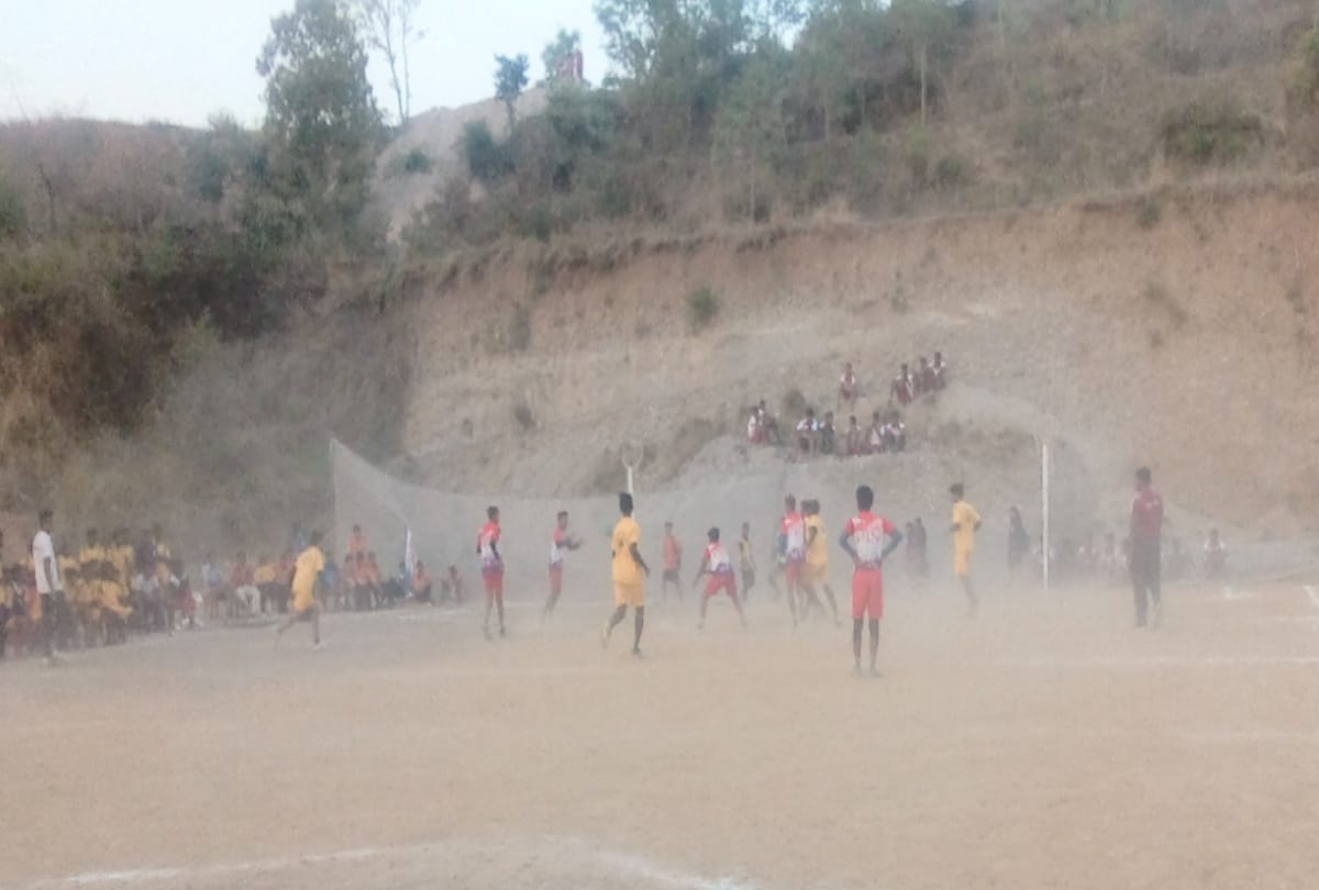 many player injured during playing in playground  with Dust and stones