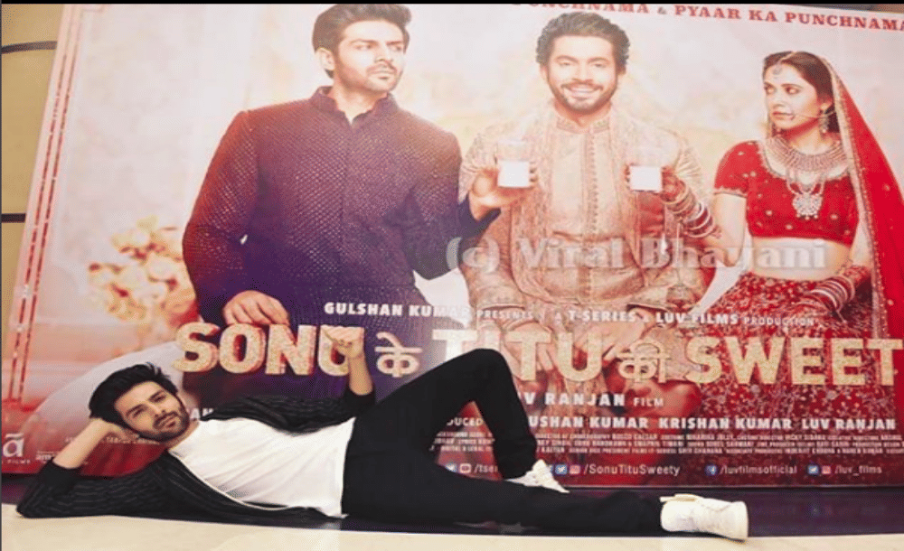 Sonu Ke Titu Ki Sweety actor Kartik Aaryan injured after meet mobbed of fans in Kolkata