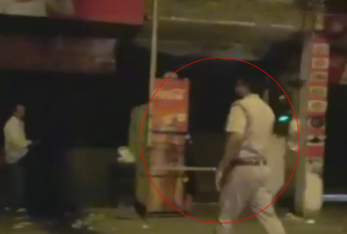 noida police beat many people including restaurants and dhaba workers for opening it at late night
