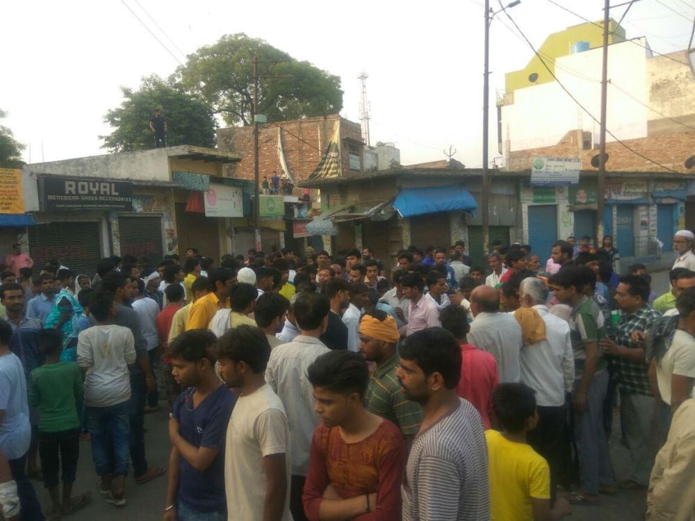 Family of three person killed by dacoits in kasganj 