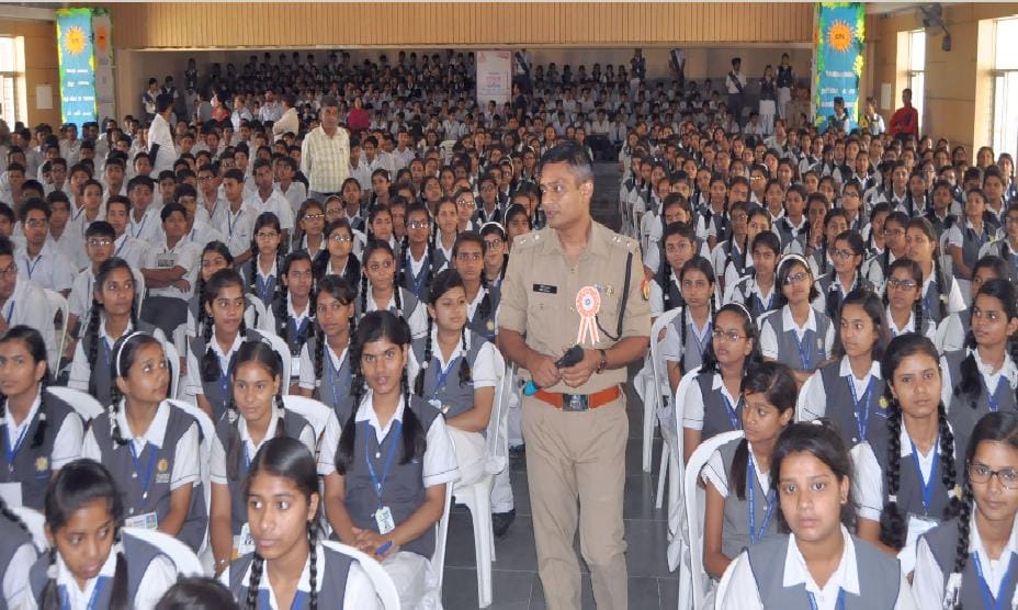 Amar Ujala Foundation held Police Ki Pathshala