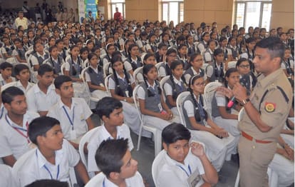 Amar Ujala Foundation held Police Ki Pathshala