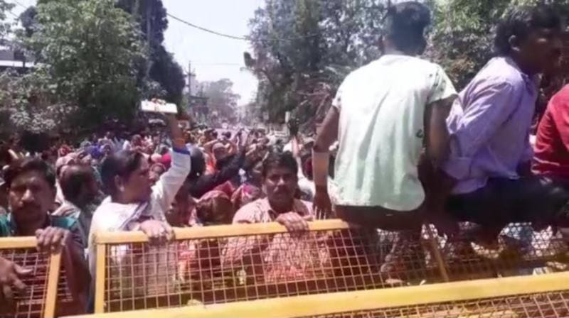 nagar nigam cleaners protest in from of sachivalaya