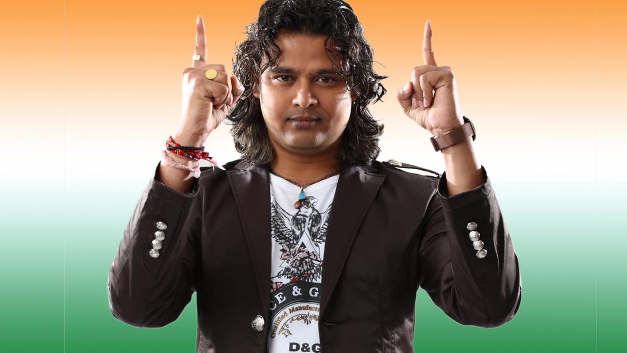 youth gone exited for Raja hasan Bollywood star night 