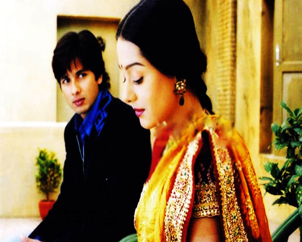Astrology says Your birth date can predicts person will do love marriage or an arranged marriage