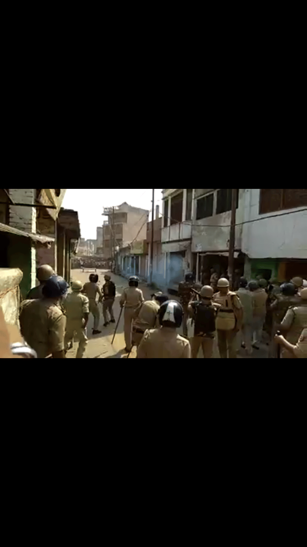 robbers kills three people in kasganj