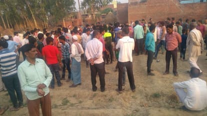 robbers kills three people in kasganj