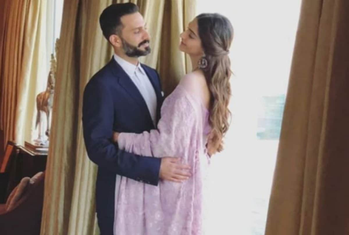 after 4 days of marriage sonam kapoor photo with husband anand ahuja