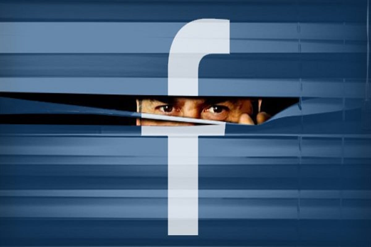 Facebook prepares to curb objectionable post