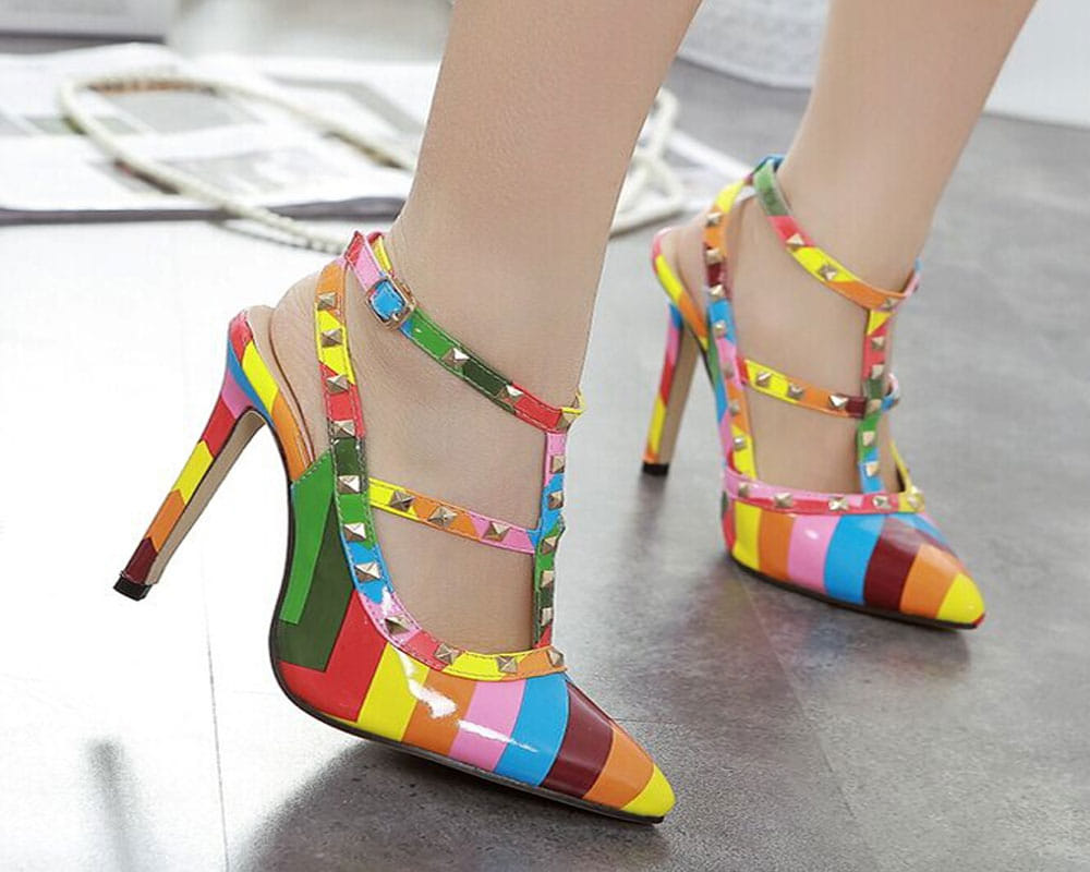 Here are few tips to choose the right footwear for summer 