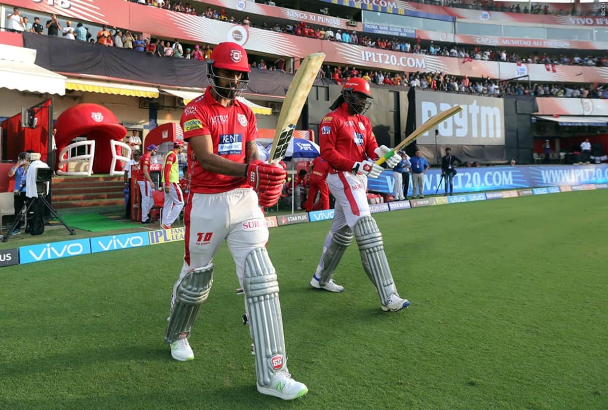 Fairplay at its best at IPL 2018 Chris Gayle act of a gentleman against CSK