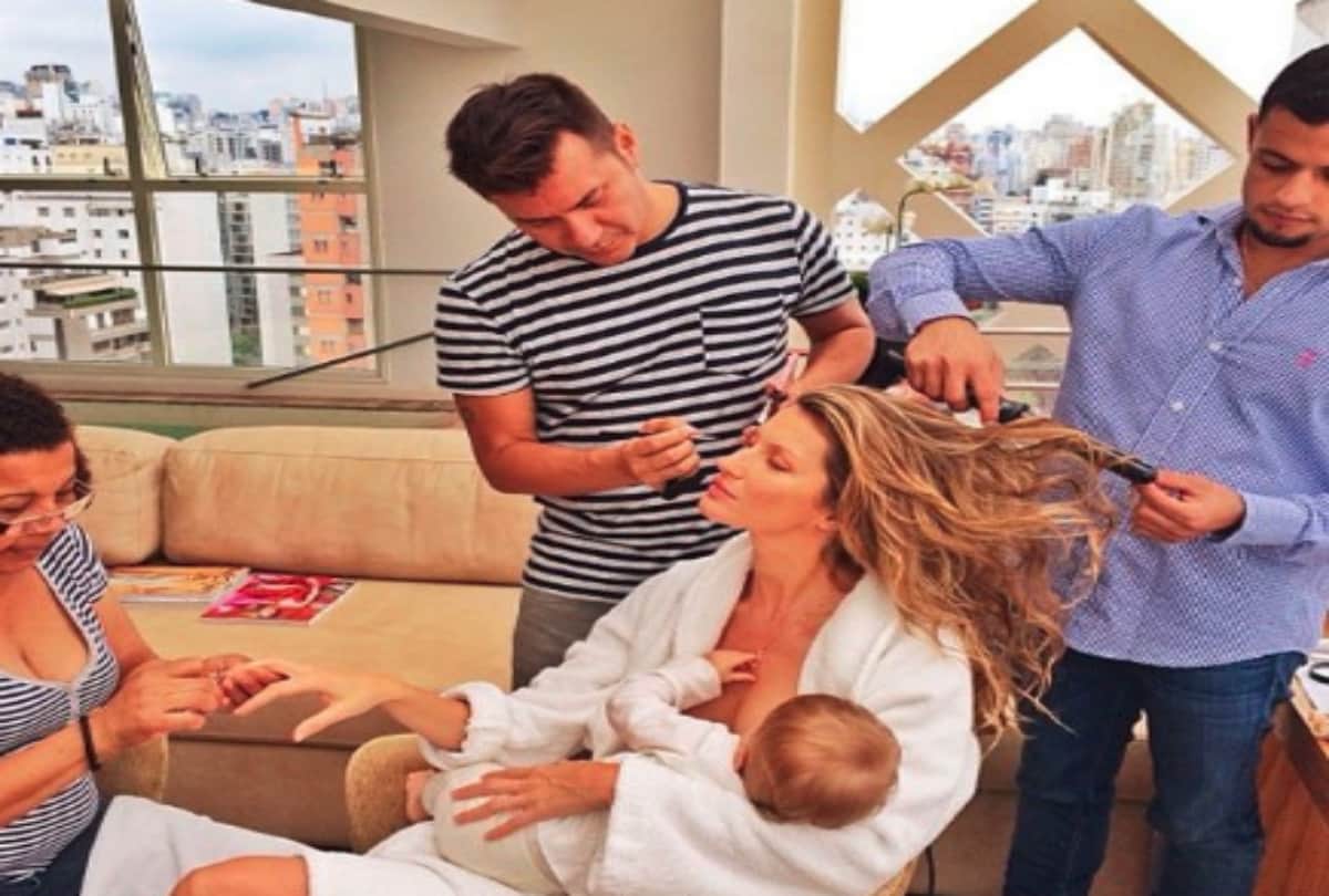 Mara Martin to Lisa Haydon shared a beautiful picture of breastfeeding