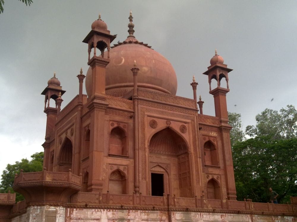 tourists do not go to many historical place in agra 